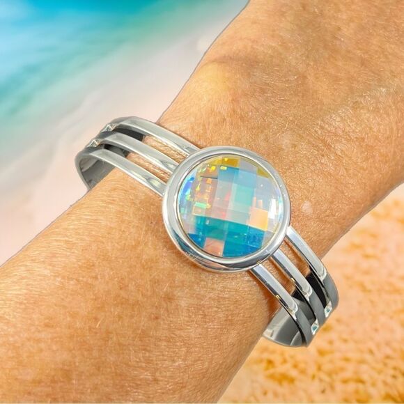 Handcrafted silver bracelet with AB Aurora borealis chessboard Swarovski crystal - Picture 3 of 4